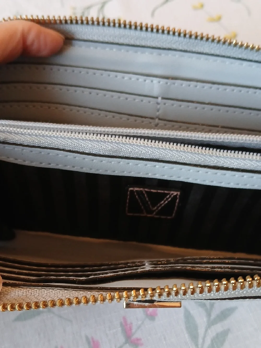 Victoria Secret Light Gray Croc-Accent Zip Wallet - Picture 5 of 7